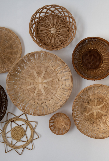 How to put up a basket wall