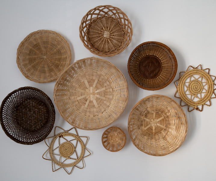 How to put up a basket wall